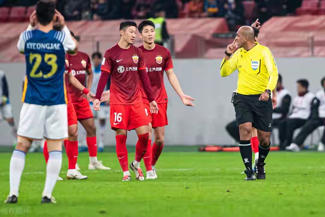 aiyouxi-上海海港赛后篮板制胜，志在社区盾名次提升，质疑声仍在，资深球员宣示担当的简单介绍